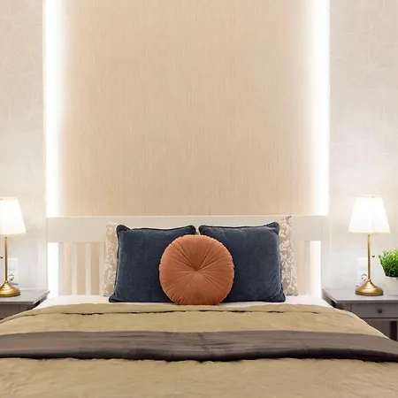 Luxurious In Liszt Ferenc Square Daire *