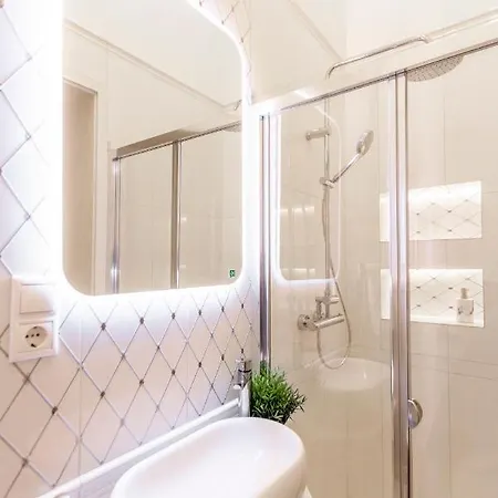 Daire Luxurious In Liszt Ferenc Square *